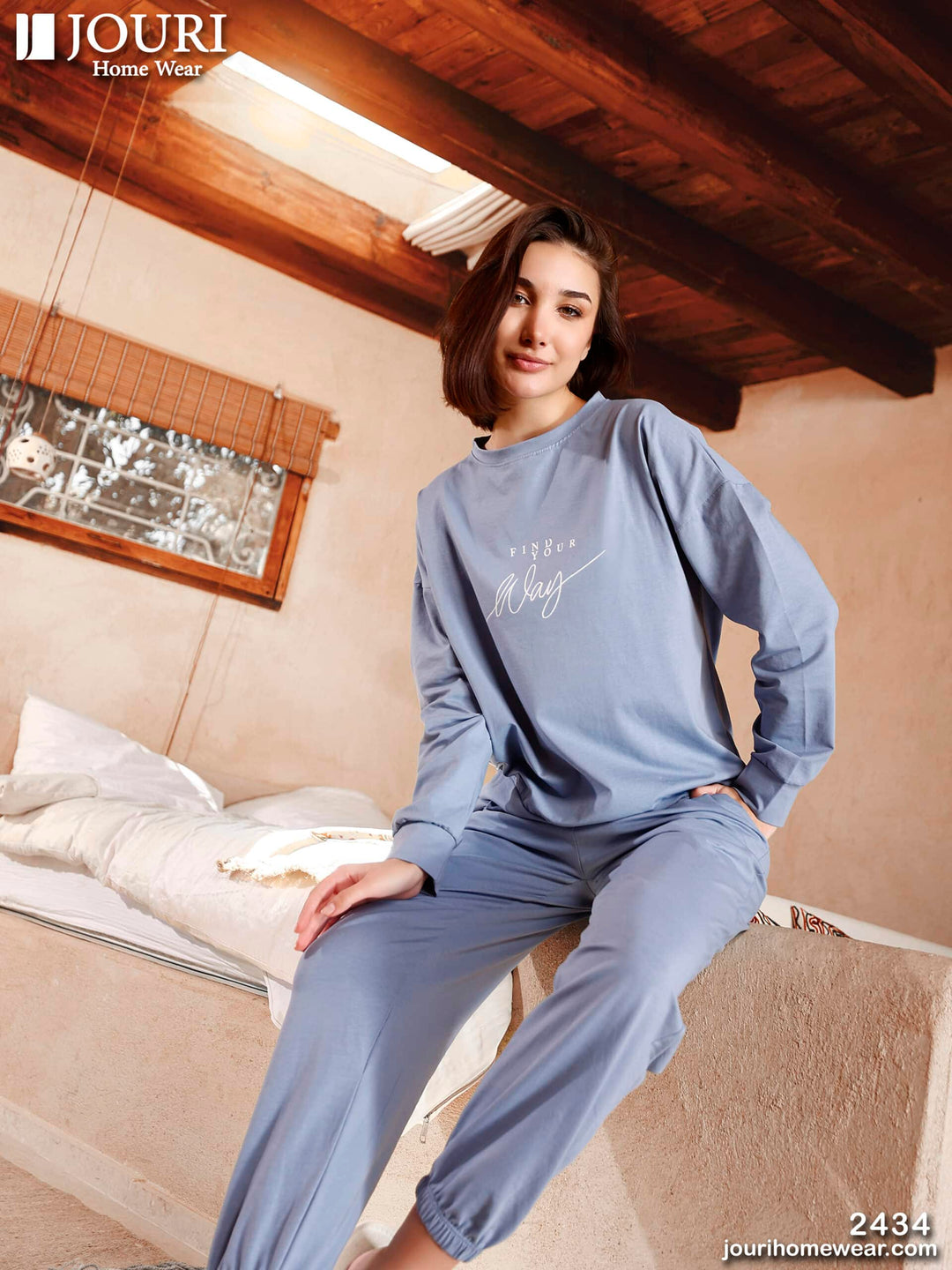 "FIND YOUR WAY" Women's pajamas with sleeves