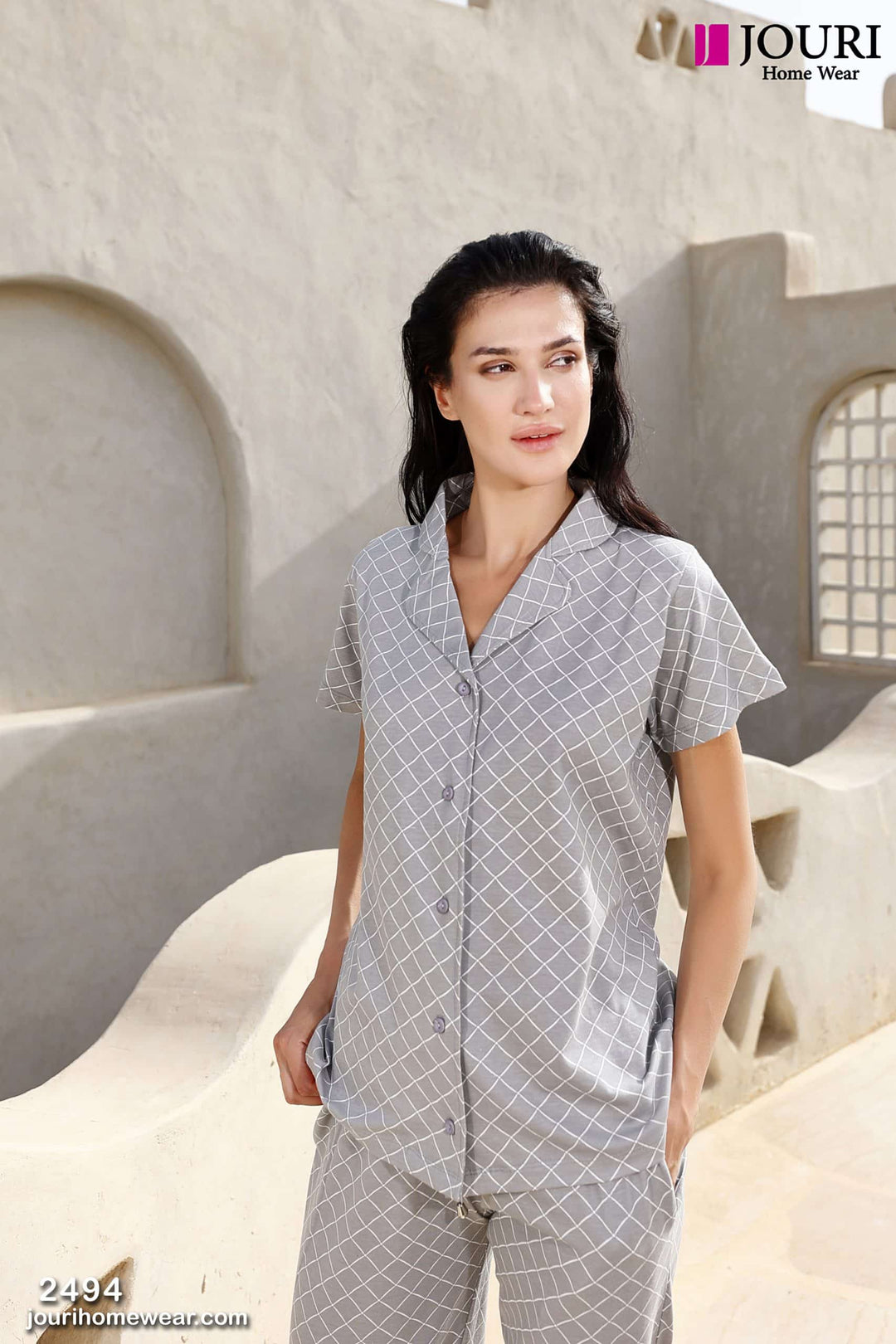 Women's half-sleeved pajamas with checkered buttons