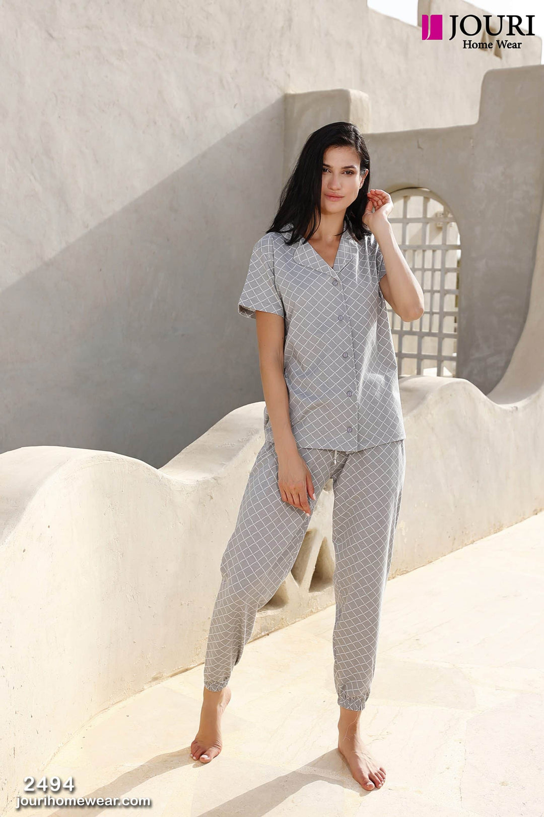 Women's half-sleeved pajamas with checkered buttons