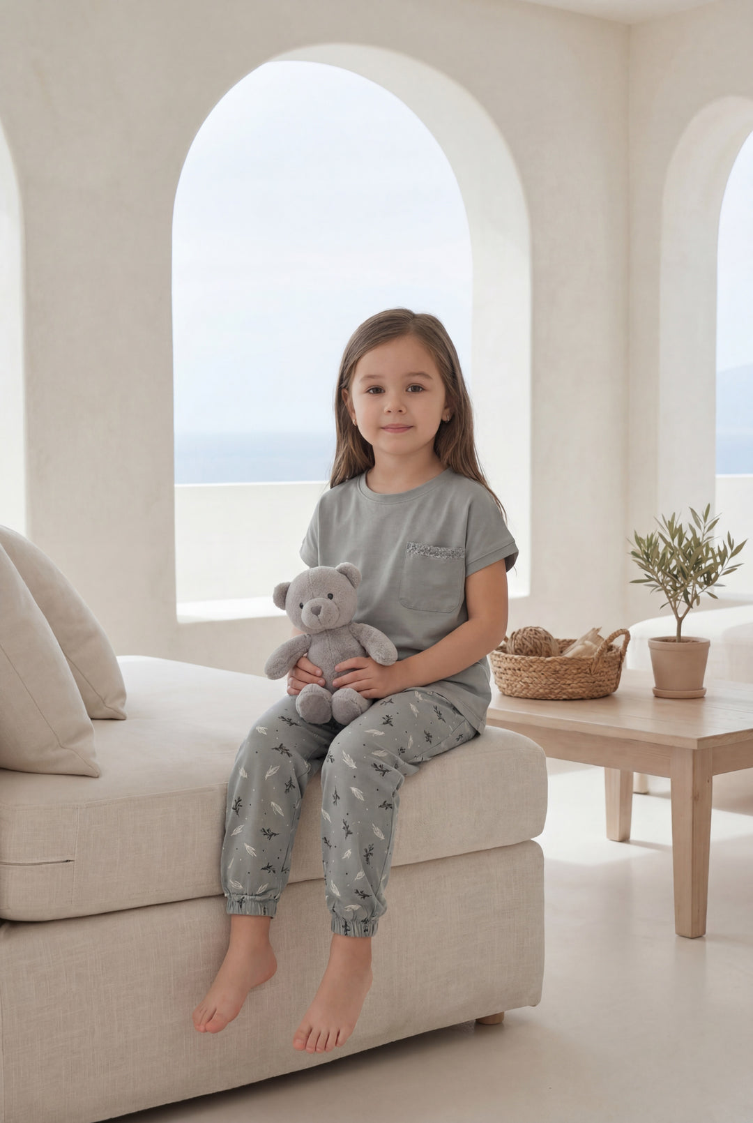Girls' half-sleeve pajamas with pocket - comfort and elegance for every day
