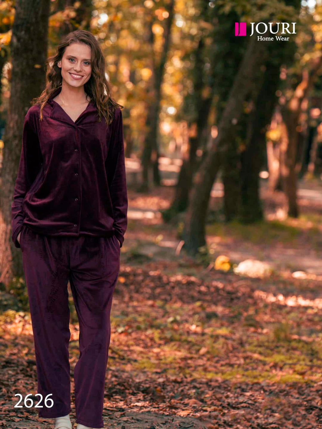 Women's buttoned pajamas