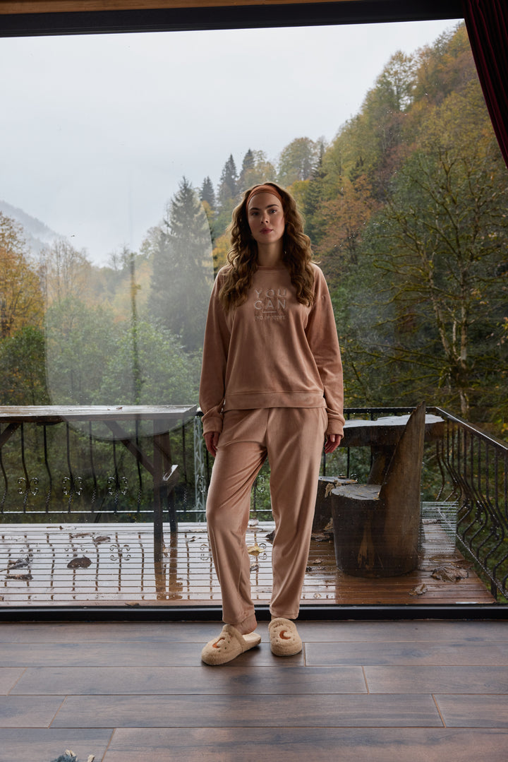 Jouri Statement Lounge Set – Soft Winter Homewear /6037