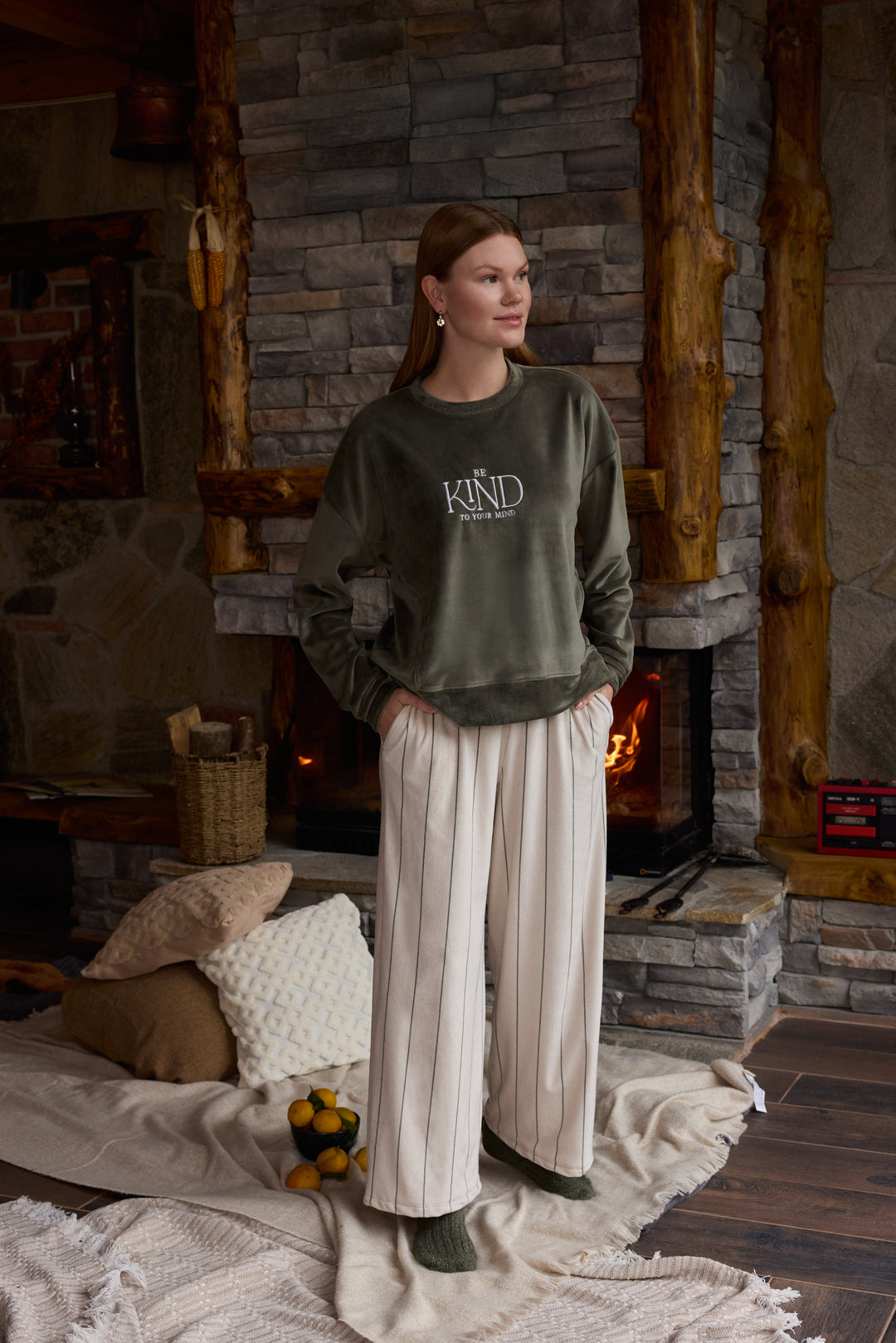 Velvet Embroidered Sweatshirt Set – Cozy Winter Comfort | 6004