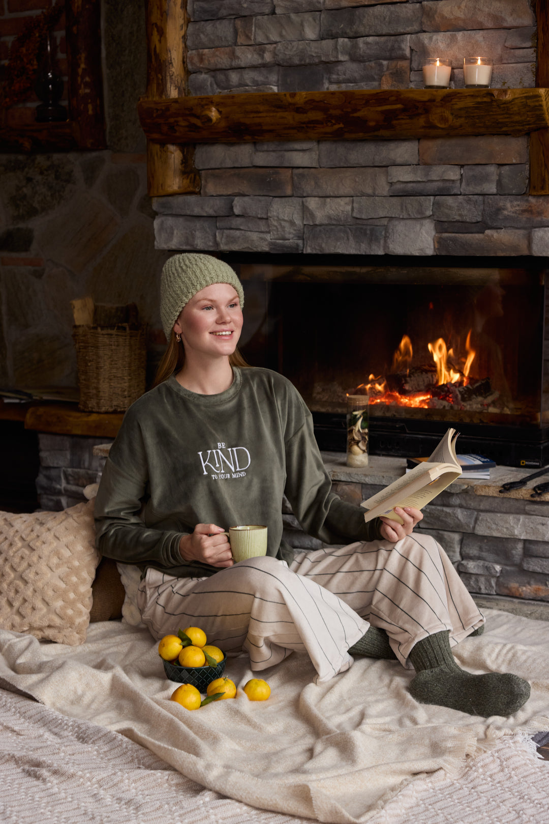 Velvet Embroidered Sweatshirt Set – Cozy Winter Comfort | 6004