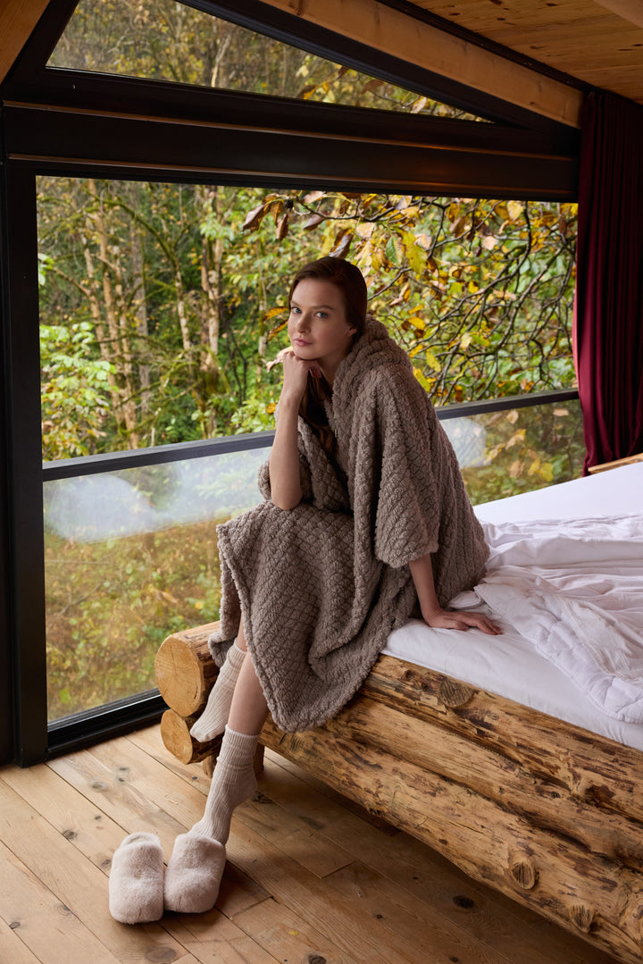 Wearable Winter Blanket – Ultra-Soft Cozy Poncho | 6006