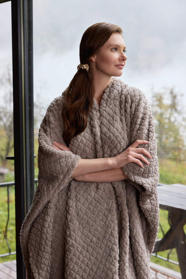 Wearable Winter Blanket – Ultra-Soft Cozy Poncho | 6006