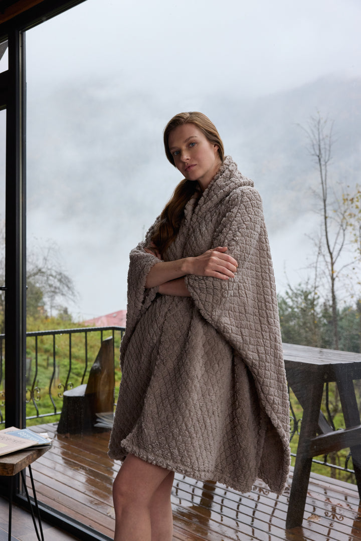 Wearable Winter Blanket – Ultra-Soft Cozy Poncho | 6006