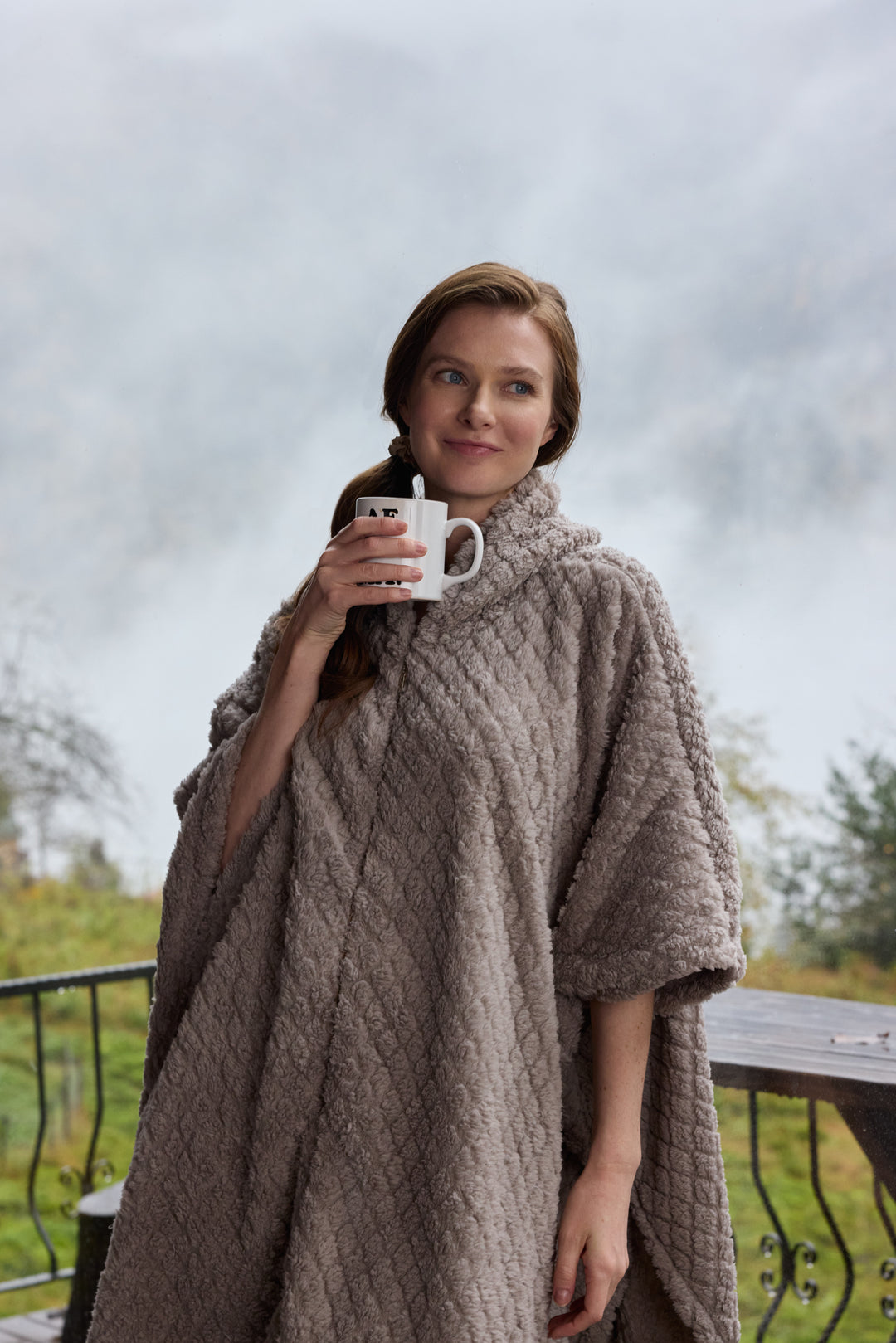 Wearable Winter Blanket – Ultra-Soft Cozy Poncho | 6006