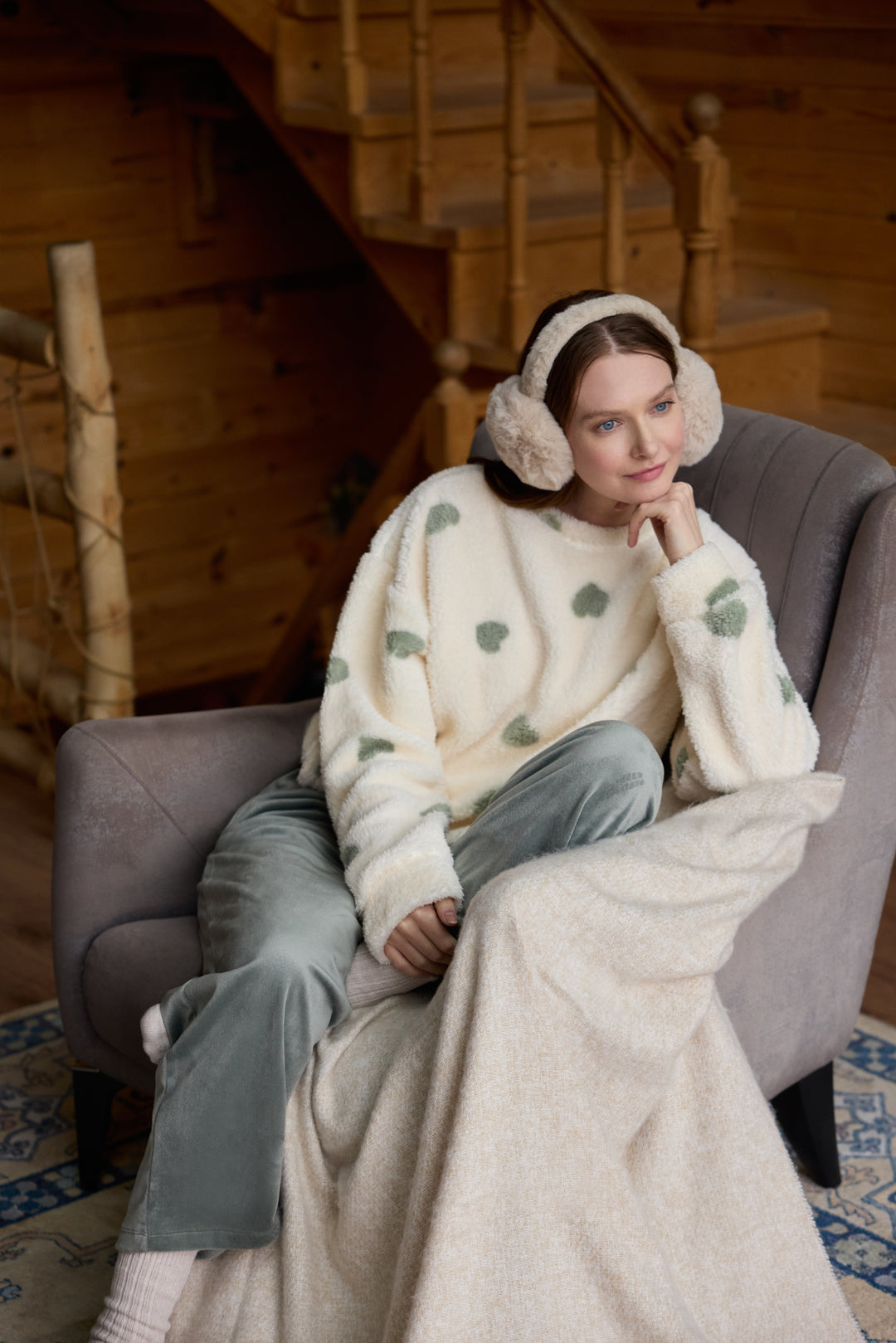 Fluffy Heart Winter Set – Soft Sherpa &amp; Velvet Comfort | 6007