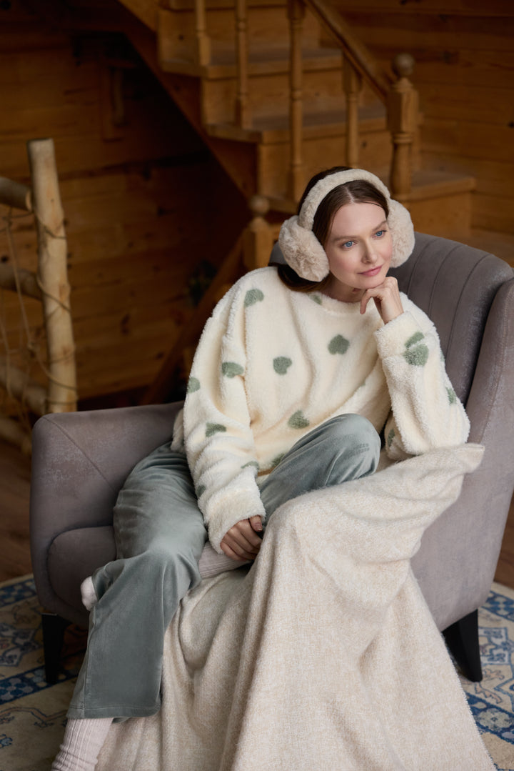 Fluffy Heart Winter Set – Soft Sherpa &amp; Velvet Comfort | 6007