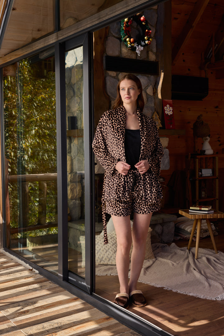 Women’s Leopard Robe &amp; Sleepwear Set – Bold, Soft ; Cozy/ 6082