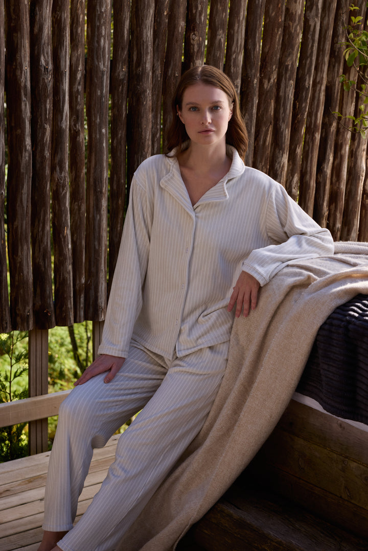 Classic Button-Up Pajama Set – Soft Long Sleeve Sleepwear / 6090