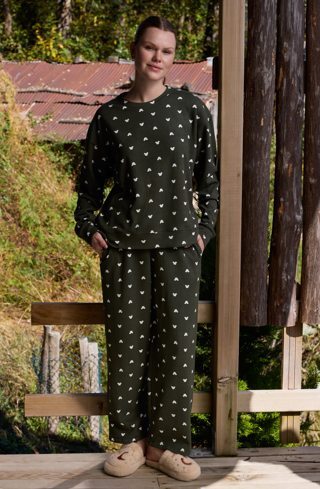 Dark Green Heart-Pattern Pajama Set – Soft Winter Comfort 6031