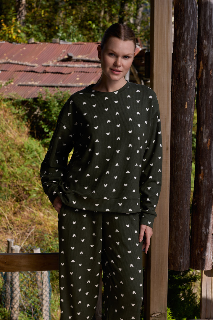 Dark Green Heart-Pattern Pajama Set – Soft Winter Comfort 6031