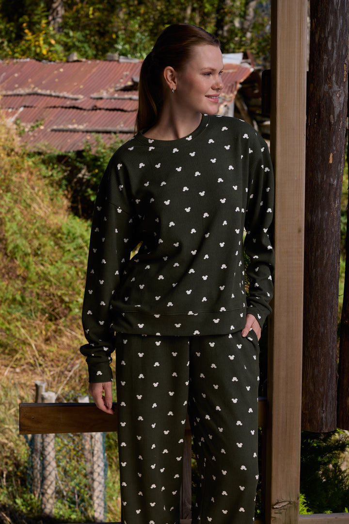 Dark Green Heart-Pattern Pajama Set – Soft Winter Comfort 6031