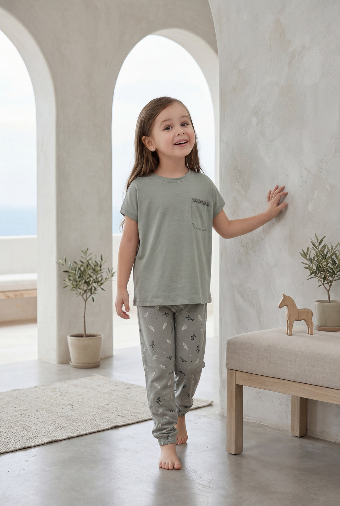 Girls' half-sleeve pajamas with pocket - comfort and elegance for every day
