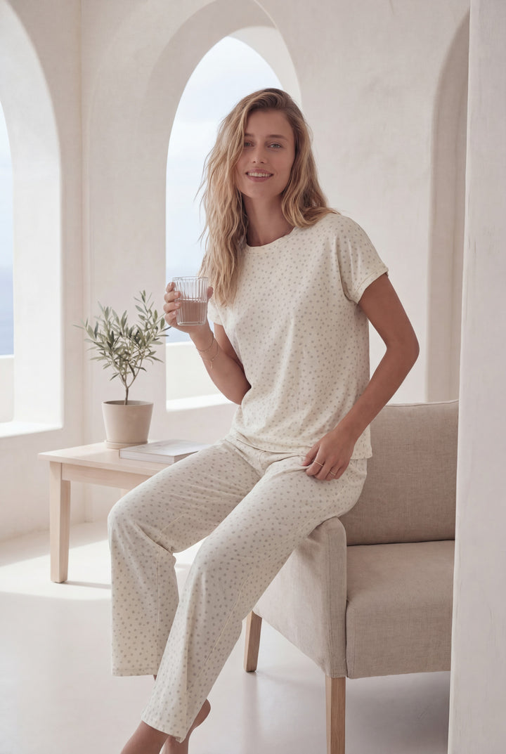 Off-white sleeve pajamas