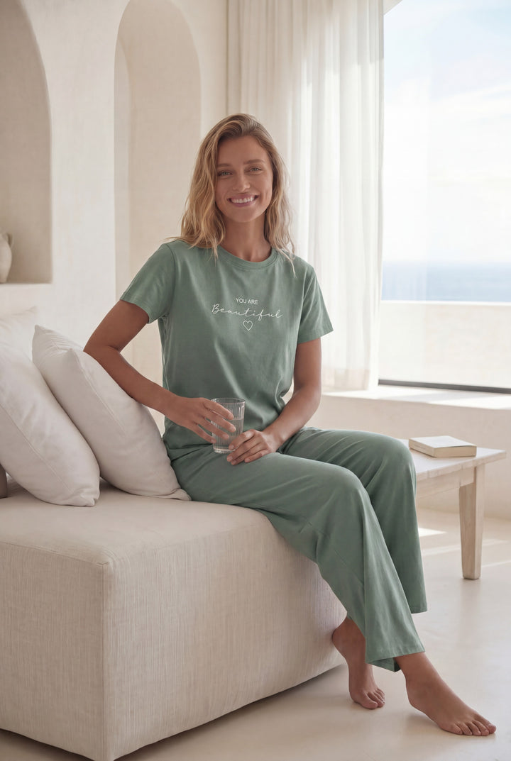"YOU ARE BEAUTIFUL" half-sleeve pajamas