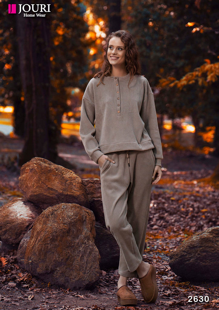 Women's velvet pajamas with striped buttons