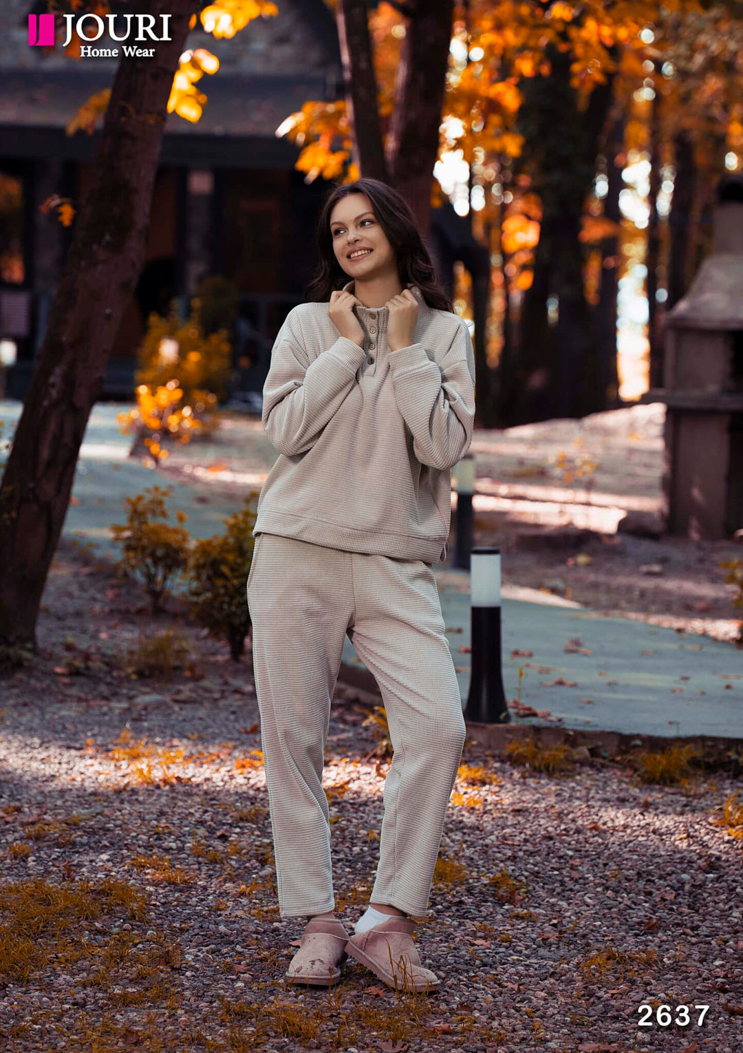 Women's velvet buttoned pajamas