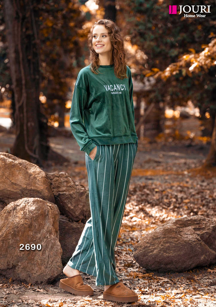 “Vacancy” women’s pajamas