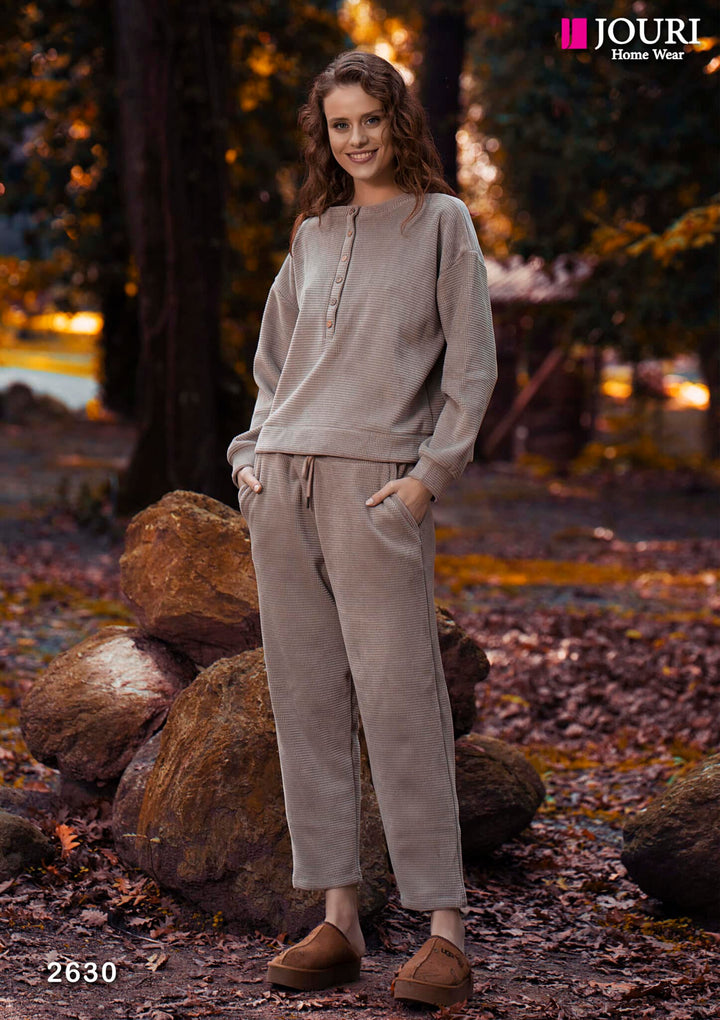 Women's velvet pajamas with striped buttons