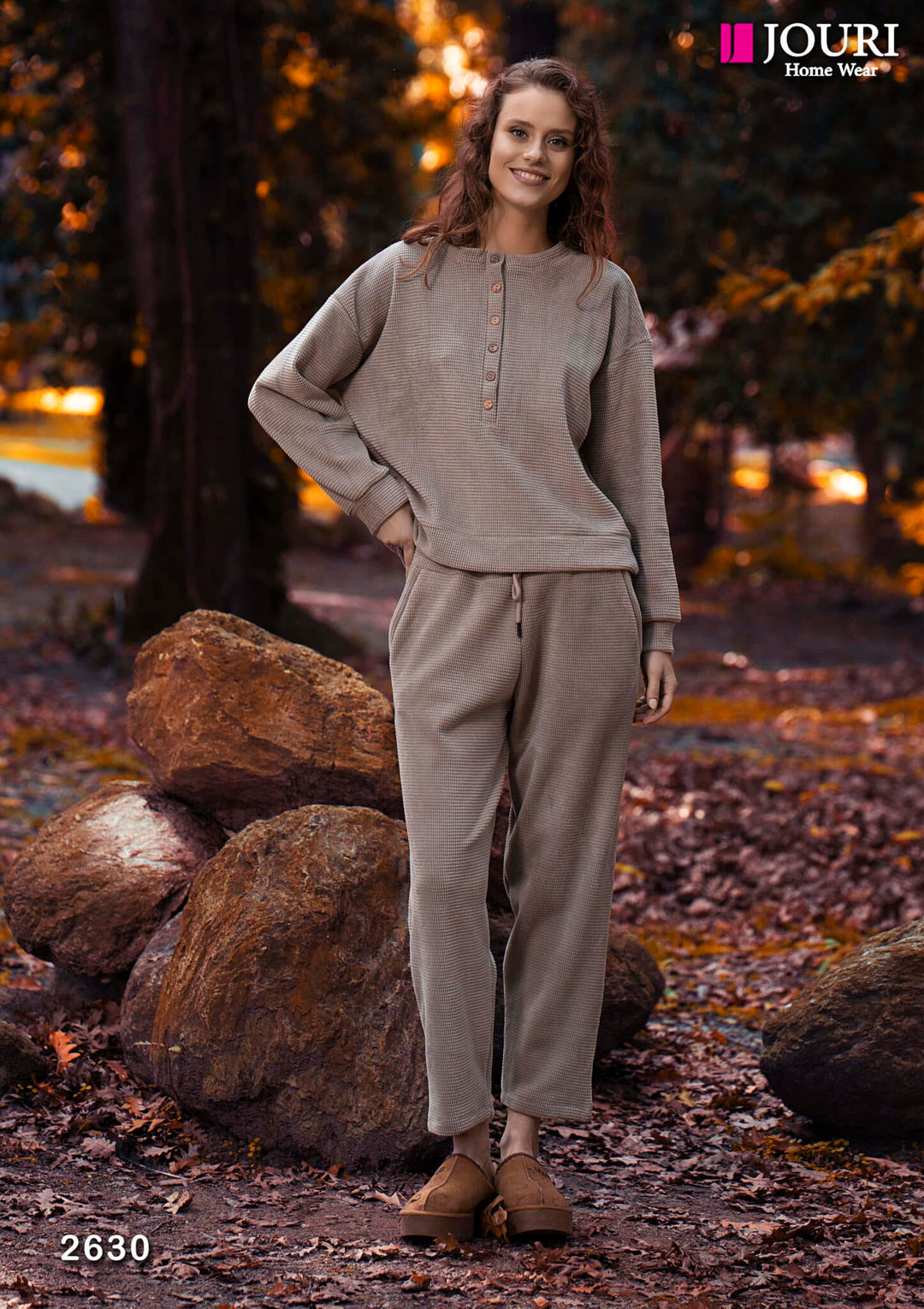 Women's velvet pajamas with striped buttons